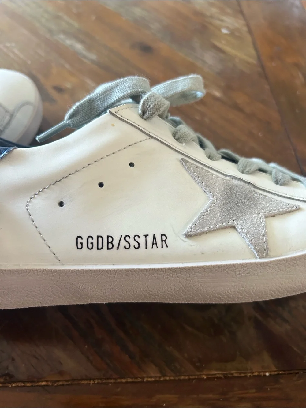 Golden Goose 38 Men’s 6 White Leather Sneakers with Navy Heel tab and Gray Star